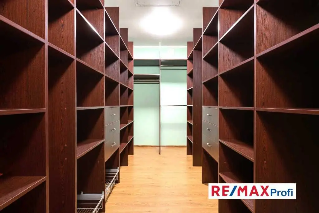 Фото Продаю дом, 450 кв. м, Образования ул.  Глеваха, цена: 350000 USD, код 7036