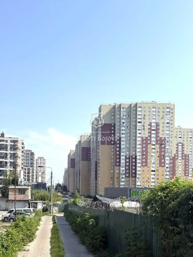 Фото Продаю парковочное место, гараж, 47.3 кв. м, Полковая ул.  Киев, цена: 15000 USD, код 7037