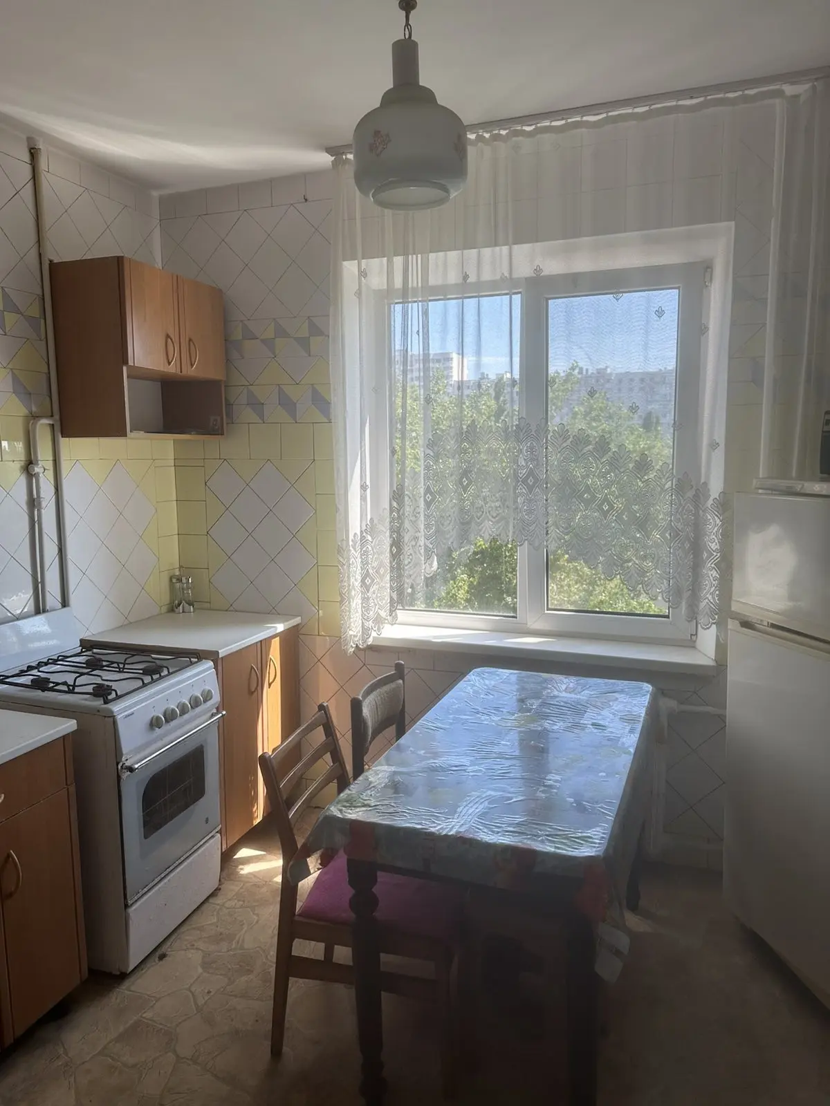 Фото Зняти 1 кімнатну квартиру, Ільфа і Петрова вул.  Одеса в довгострокову оренду, ціна: 7500 UAH, код 7038