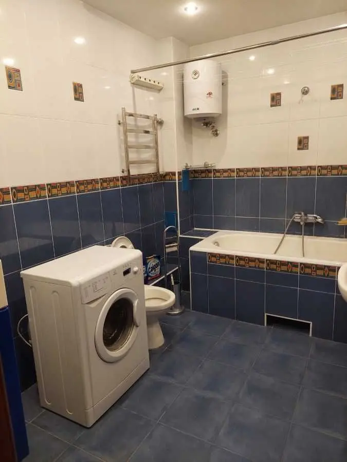 Фото Зняти 2 кімнатну квартиру, Миколи Амосова вул.  Київ в довгострокову оренду, ціна: 23000 UAH, код 7042