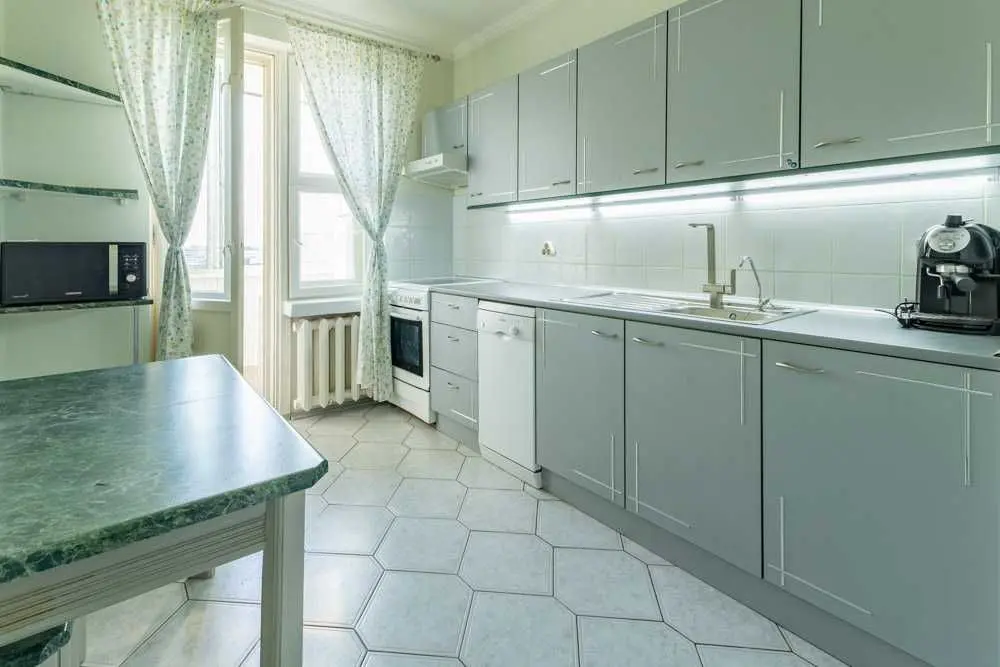 Фото Зняти 3 кімнатну квартиру, Старонаводницька вул. 4 Київ в довгострокову оренду, ціна: 700 USD, код 7044