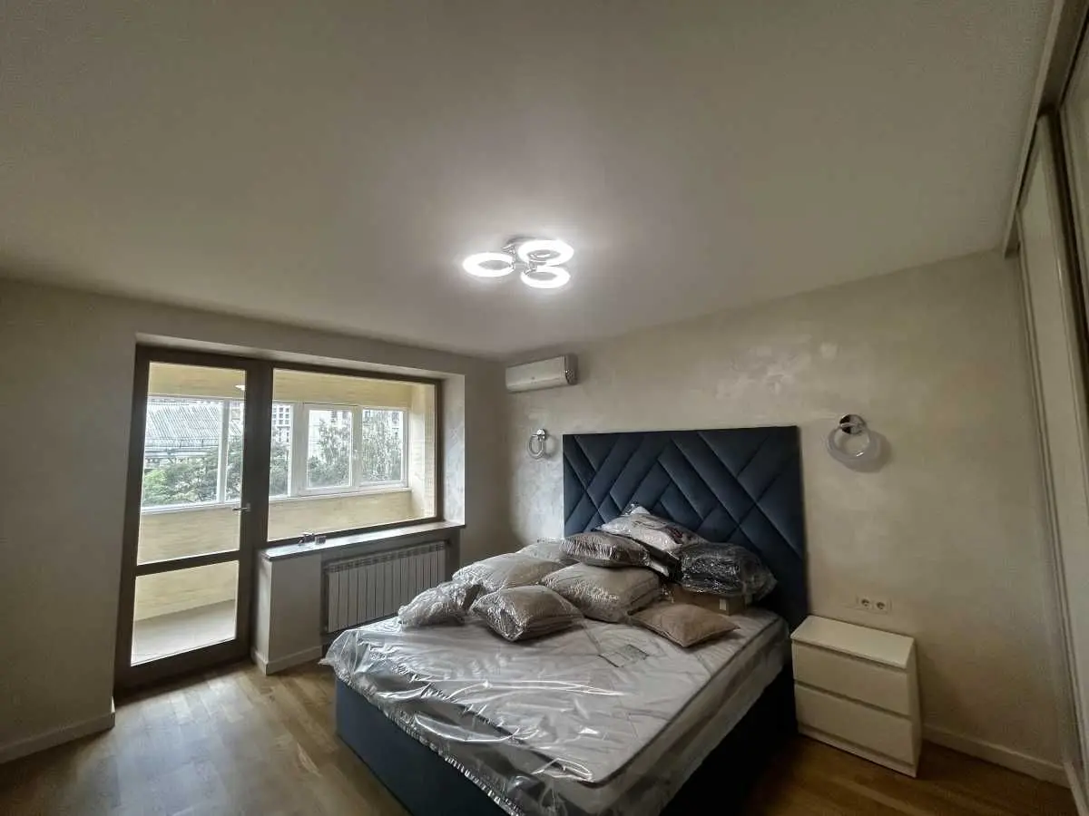 Фото Зняти 3 кімнатну квартиру, Тарасівська вул. 21 Київ в довгострокову оренду, ціна: 1500 USD, код 7045