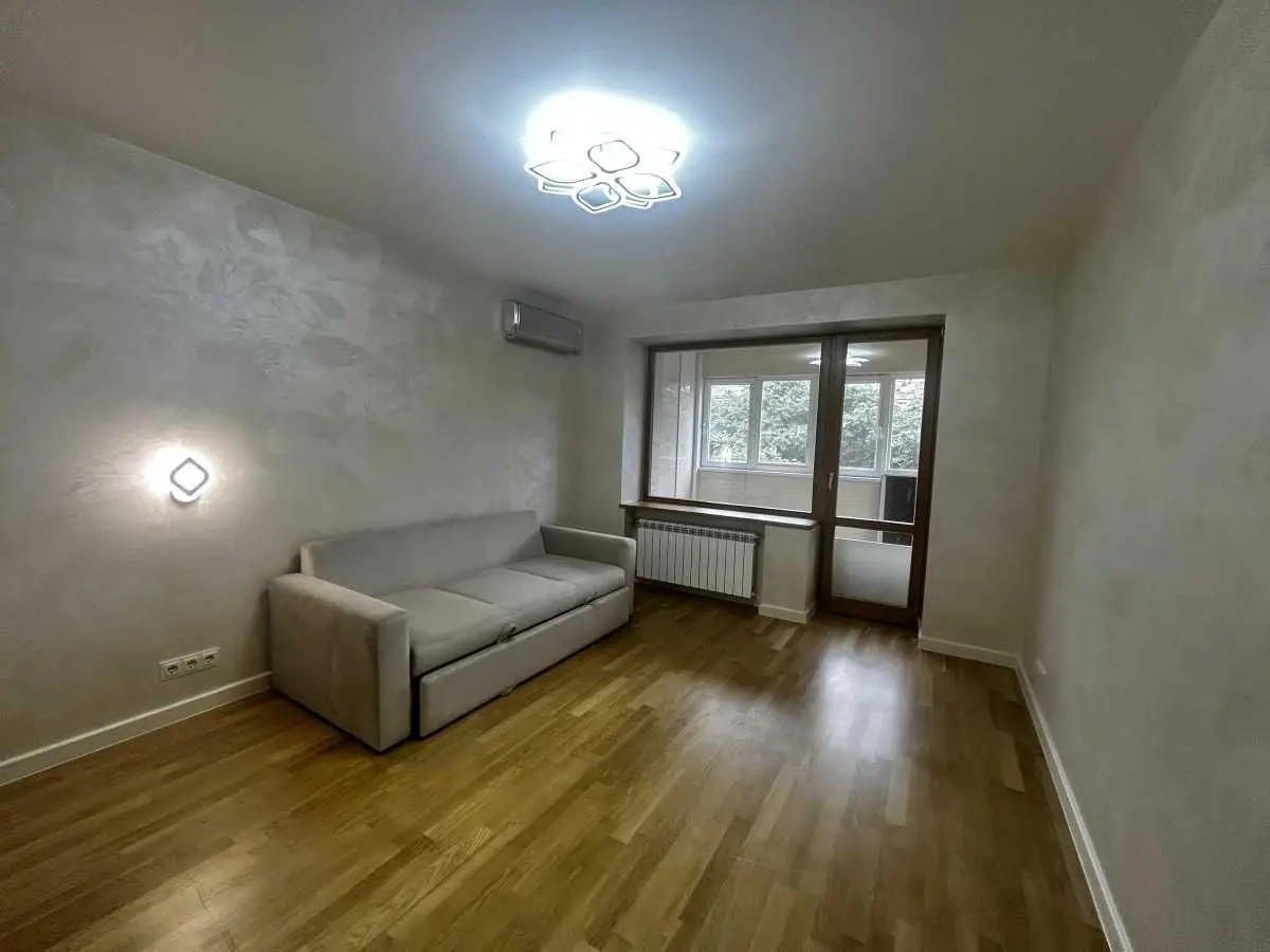 Фото Зняти 3 кімнатну квартиру, Тарасівська вул. 21 Київ в довгострокову оренду, ціна: 1500 USD, код 7045