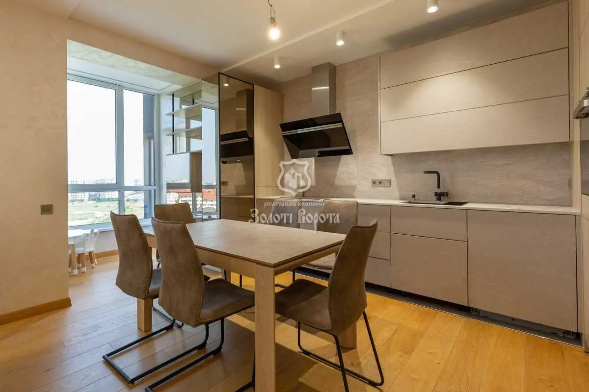 Фото Selling a 4-room apartment, 139 sq.m., Heroyiv Nebesnoyi Sotni Avenue 18/1 Sofiivska Borschahivka, price: 275000 USD, code 7050