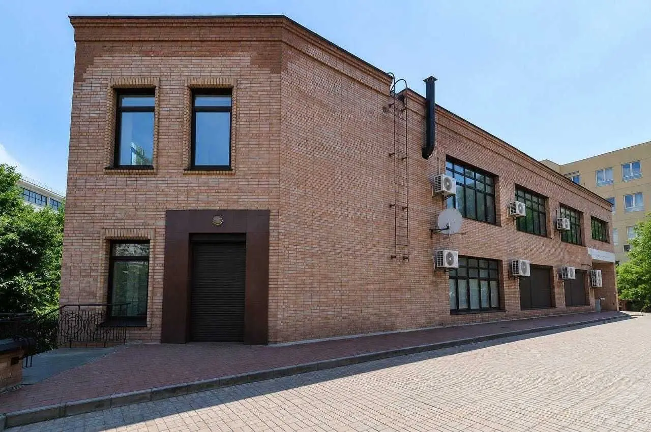 Фото Продаю офіс, 927 кв. м, Євгена Коновальця вул. (Щорса) 36б Київ, ціна: 1800000 USD, код 7055
