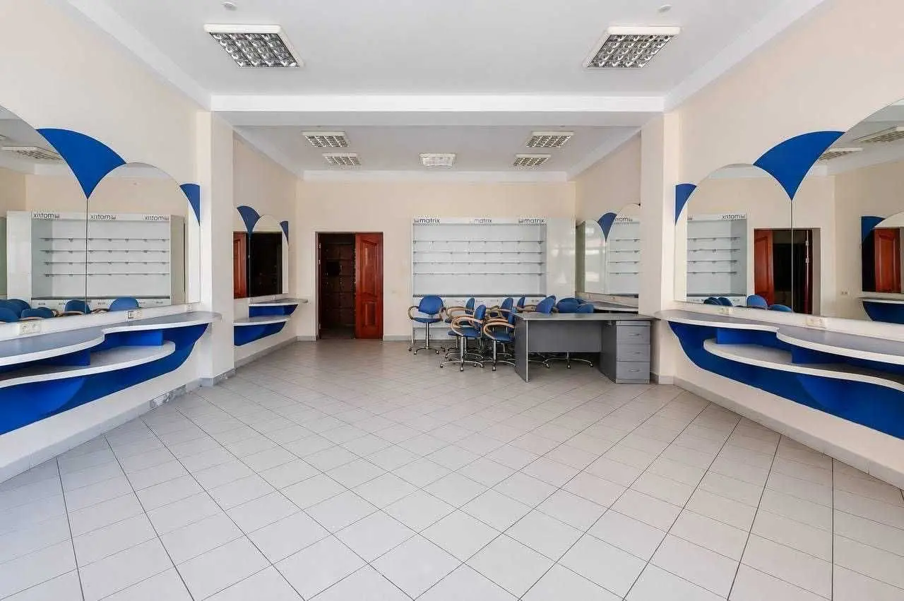 Фото Продаю офіс, 927 кв. м, Євгена Коновальця вул. (Щорса) 36б Київ, ціна: 1800000 USD, код 7055