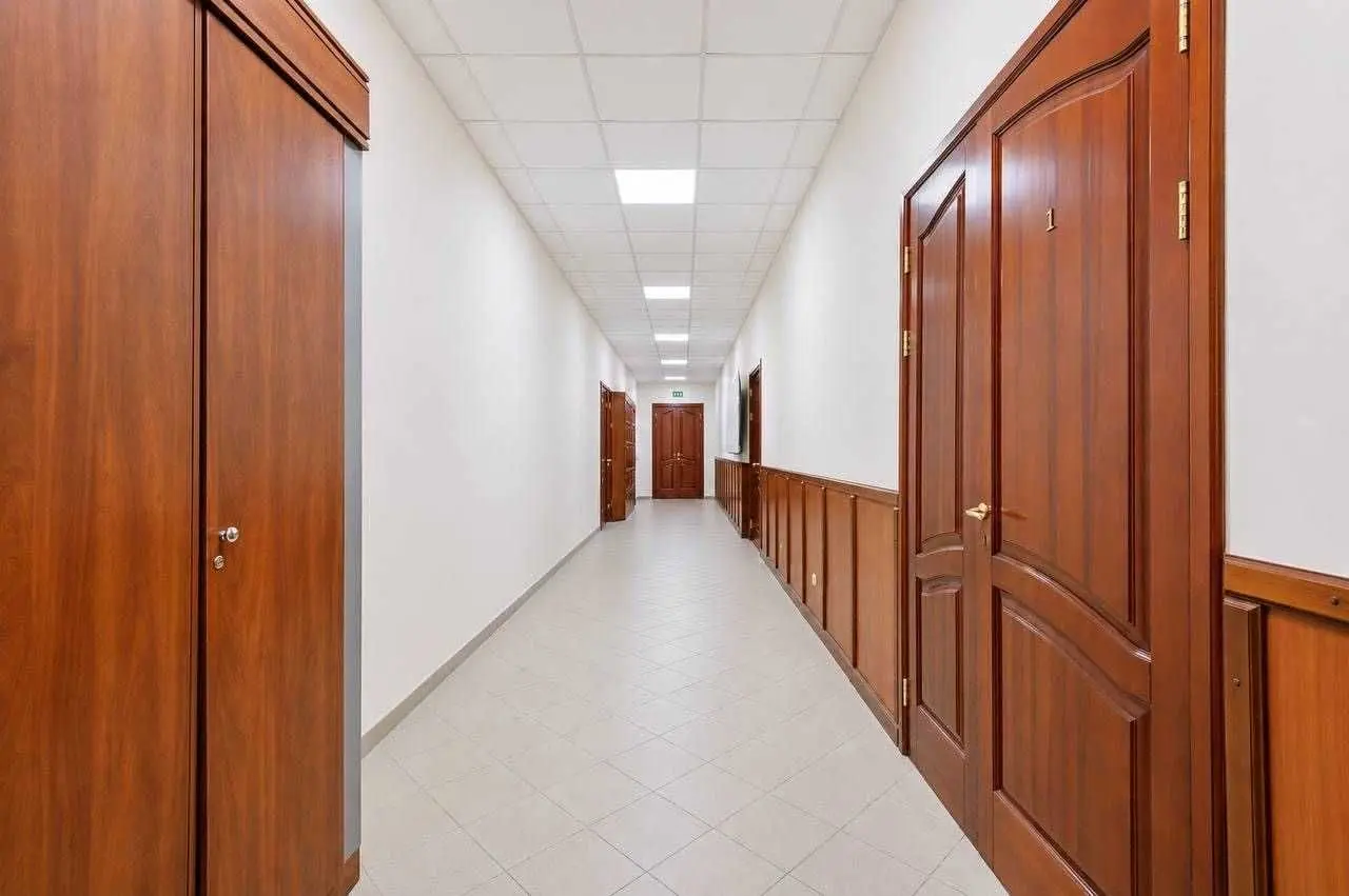 Фото Продаю офіс, 927 кв. м, Євгена Коновальця вул. (Щорса) 36б Київ, ціна: 1800000 USD, код 7055