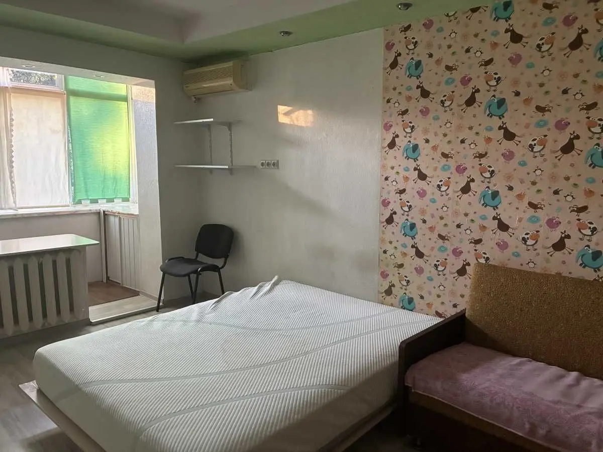 Фото Снять 1-комнатную квартиру, Зодчих ул. 18в Киев в долгосрочную аренду, цена: 300 EUR, код 7074