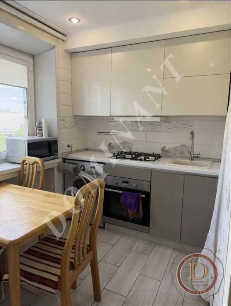 Фото Продаю 3 кімнатну квартиру, 62 кв. м, Перемоги вул. 42 Запоріжжя, ціна: 24500 USD, код 7080