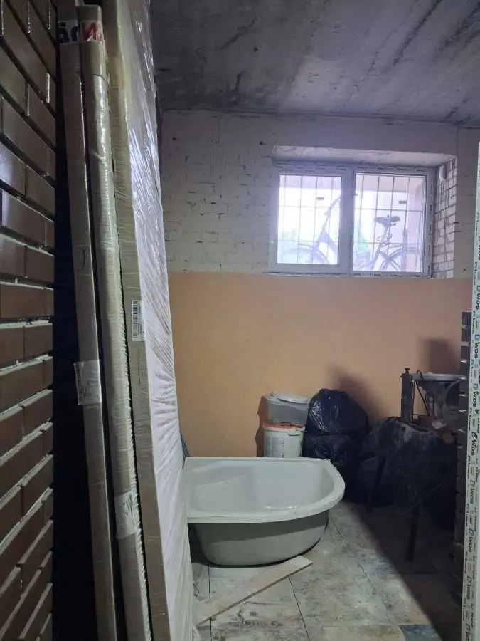 Фото Продаю офіс, 42 кв. м, Київська вул.  Українка, ціна: 45000 USD, код 7081
