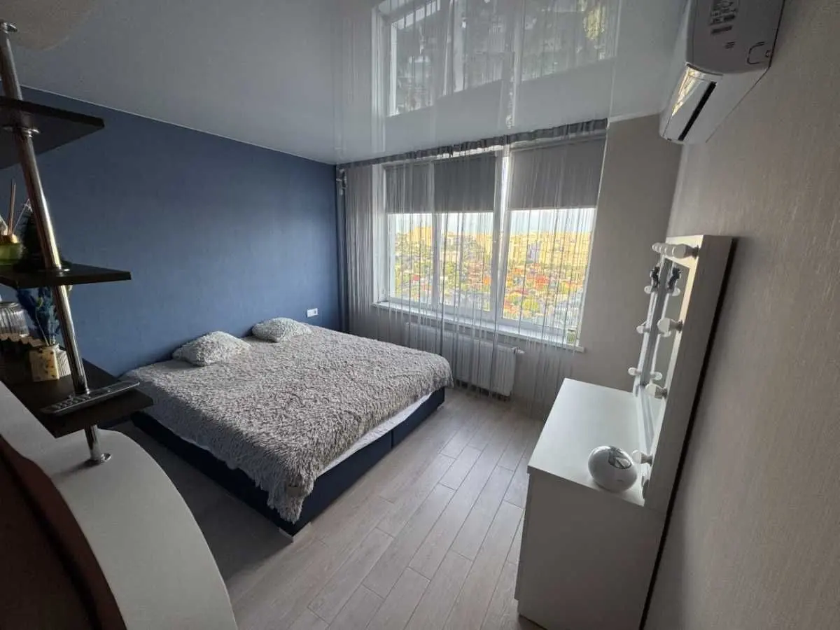 Фото Продаю 1 кімнатну квартиру, 60 кв. м, Володимира Наумовича вул. (Антонова-Овсієнка) 6 Київ, ціна: 93000 USD, код 7087