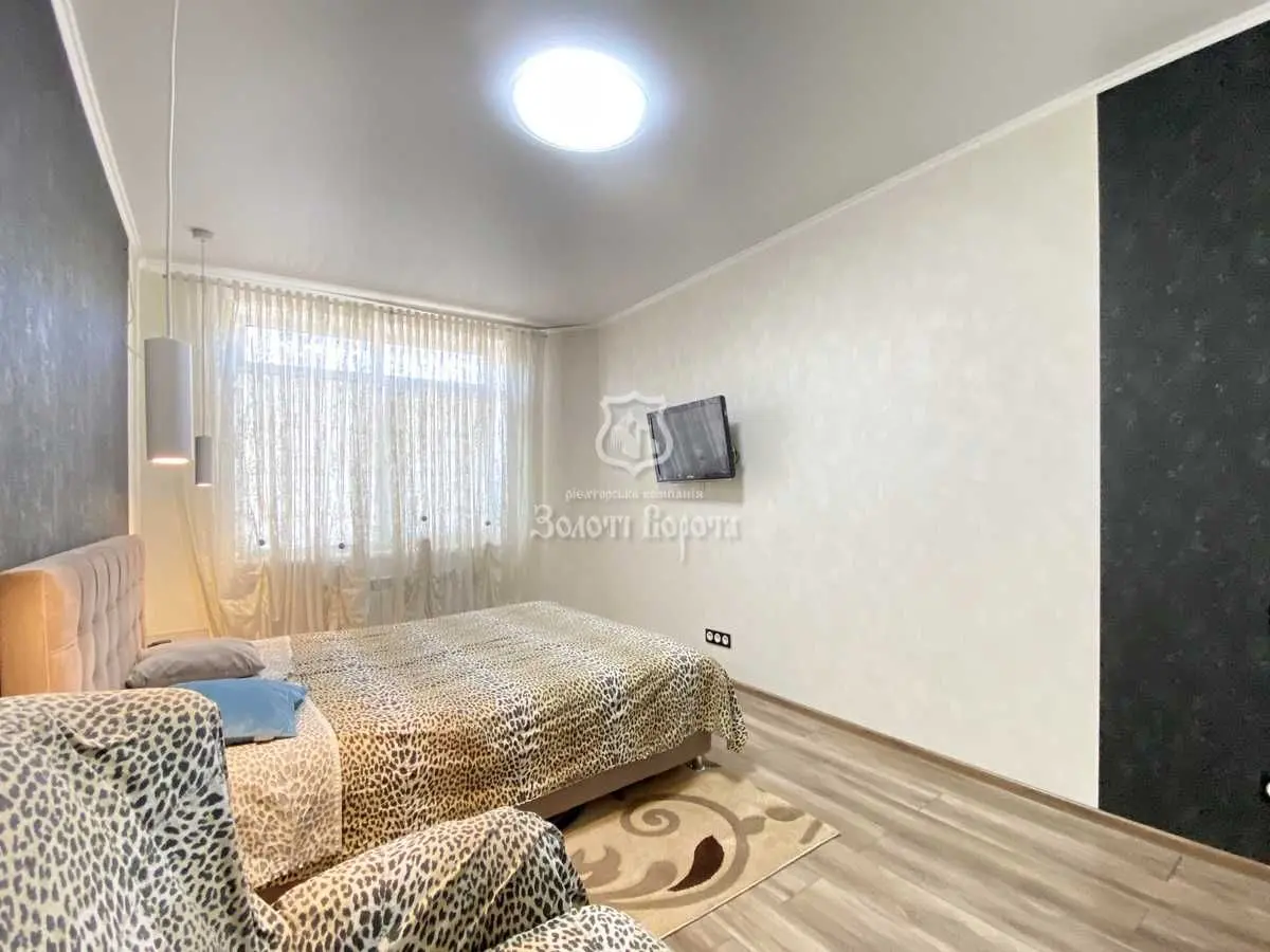 Фото Продаю 2 кімнатну квартиру, 64.7 кв. м, Західна вул. 10 Ірпінь, ціна: 98000 USD, код 7093
