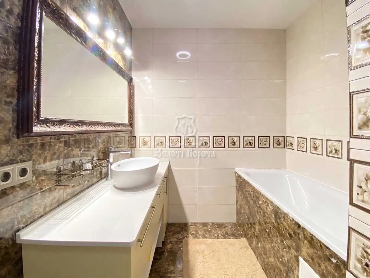 Фото Продаю 2 кімнатну квартиру, 64.7 кв. м, Західна вул. 10 Ірпінь, ціна: 98000 USD, код 7093