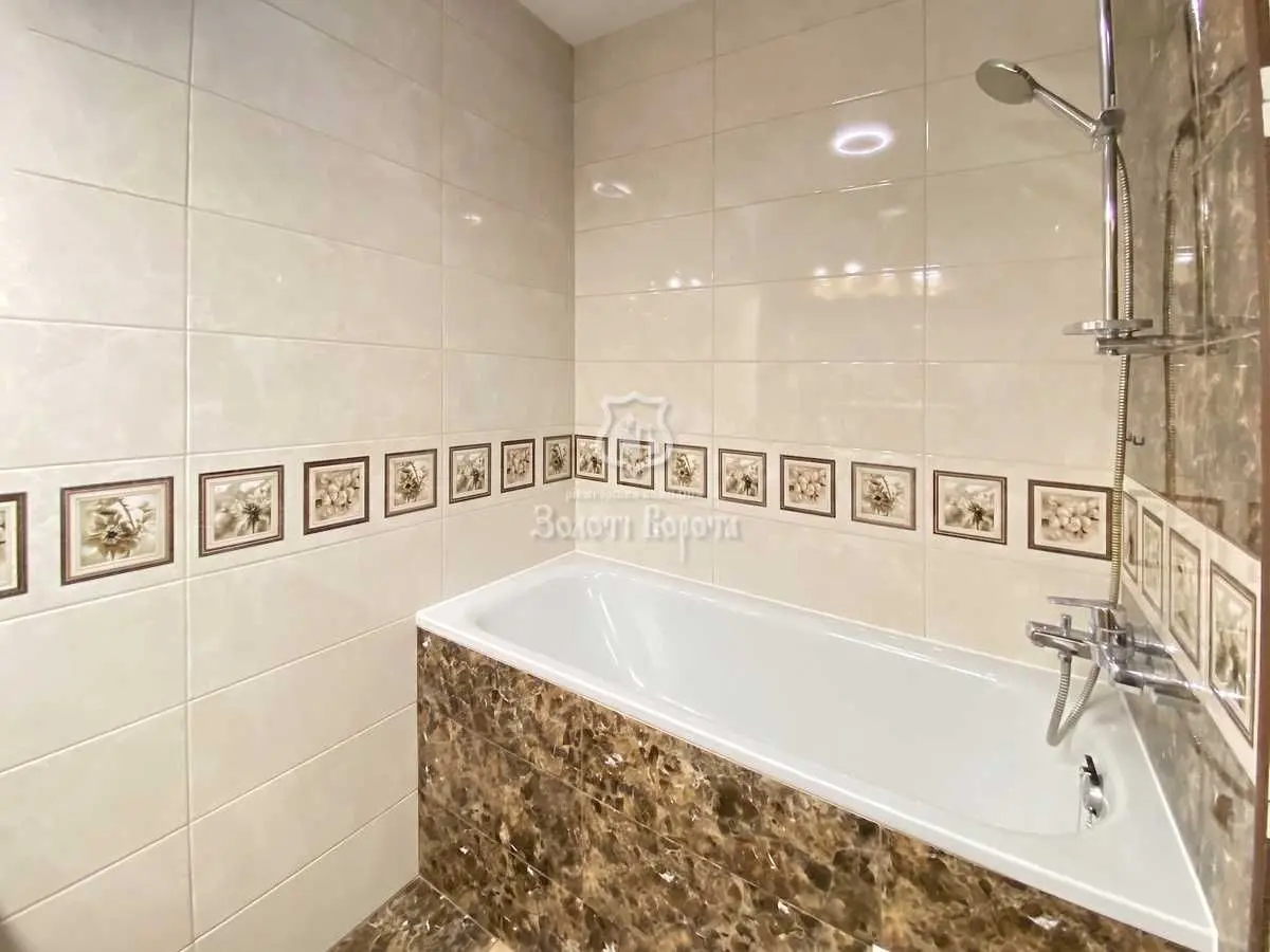 Фото Продаю 2 кімнатну квартиру, 64.7 кв. м, Західна вул. 10 Ірпінь, ціна: 98000 USD, код 7093