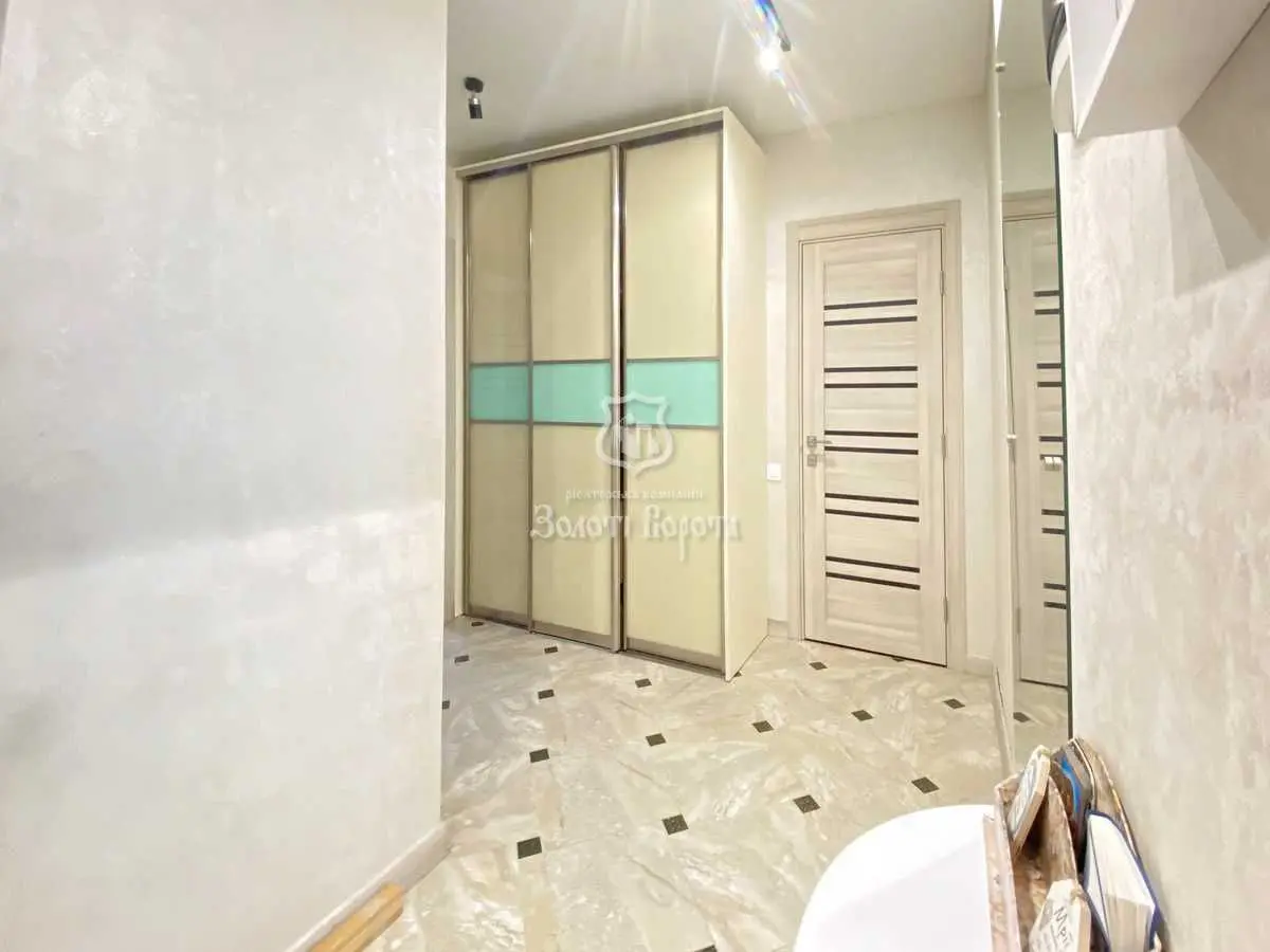 Фото Продаю 2 кімнатну квартиру, 64.7 кв. м, Західна вул. 10 Ірпінь, ціна: 98000 USD, код 7093