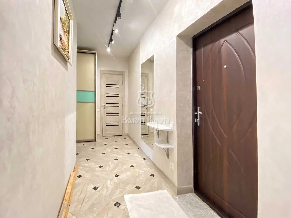 Фото Продаю 2 кімнатну квартиру, 64.7 кв. м, Західна вул. 10 Ірпінь, ціна: 98000 USD, код 7093