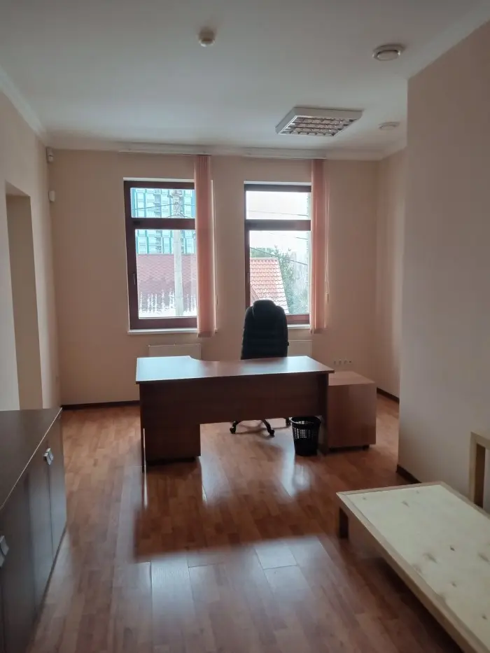 Фото Rent an office, Pavla Zahrebelnoho Street (Mykoly Raievskoho Street)  Kyiv for long-term rent, price: 9000 $, code 7101