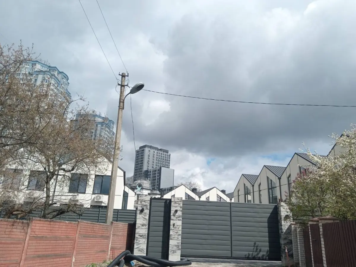 Фото Продаю дом, 120 кв. м, Завальная ул.  Киев, цена: 300000 $, код 7105