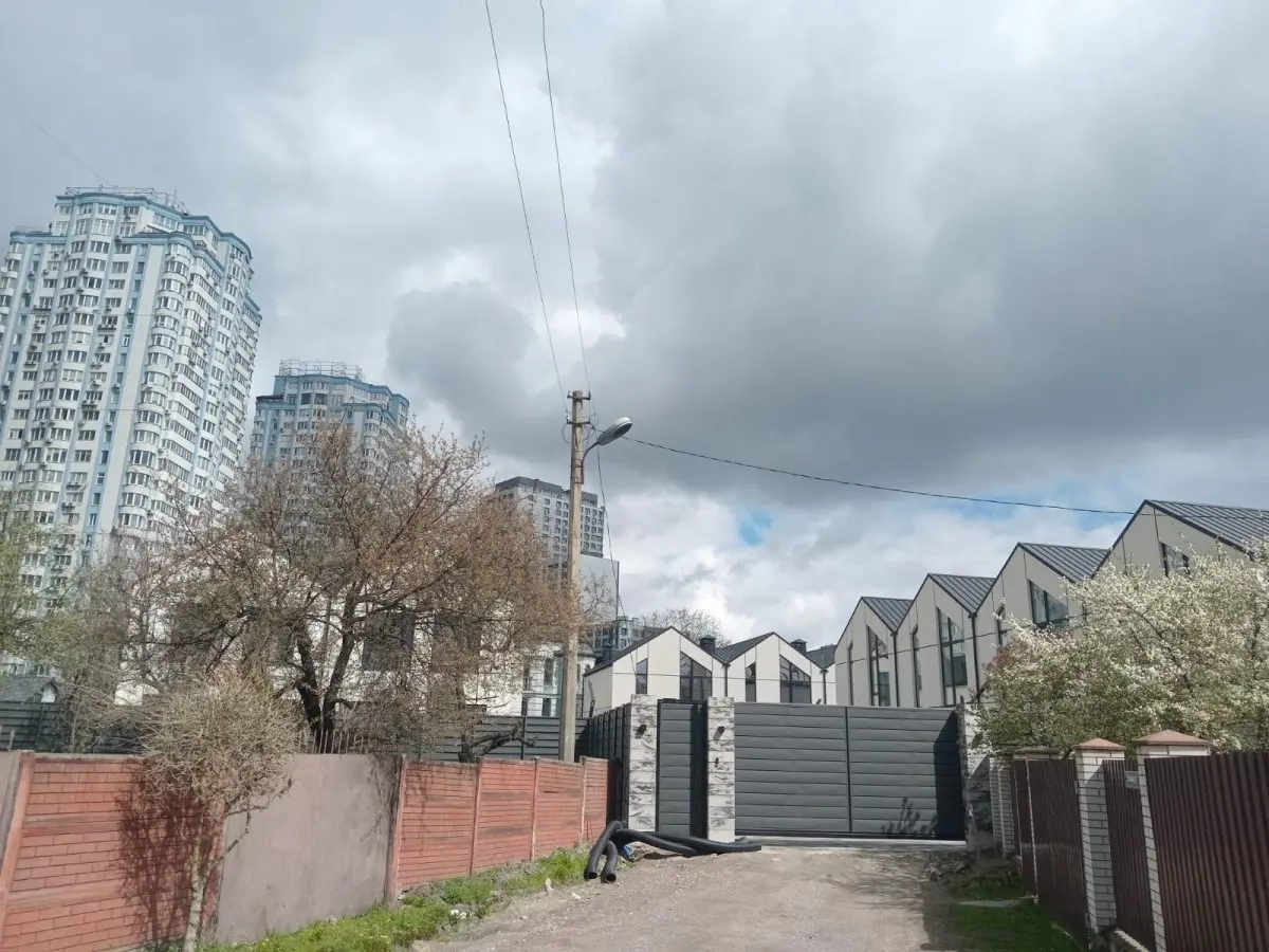 Фото Продаю дом, 120 кв. м, Завальная ул.  Киев, цена: 300000 $, код 7105