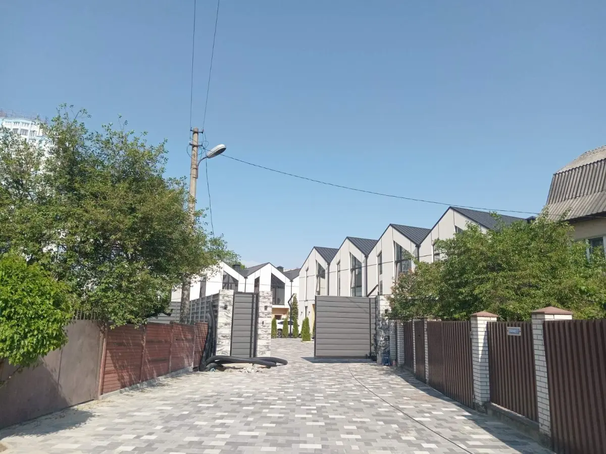 Фото Продаю дом, 120 кв. м, Завальная ул.  Киев, цена: 300000 $, код 7105