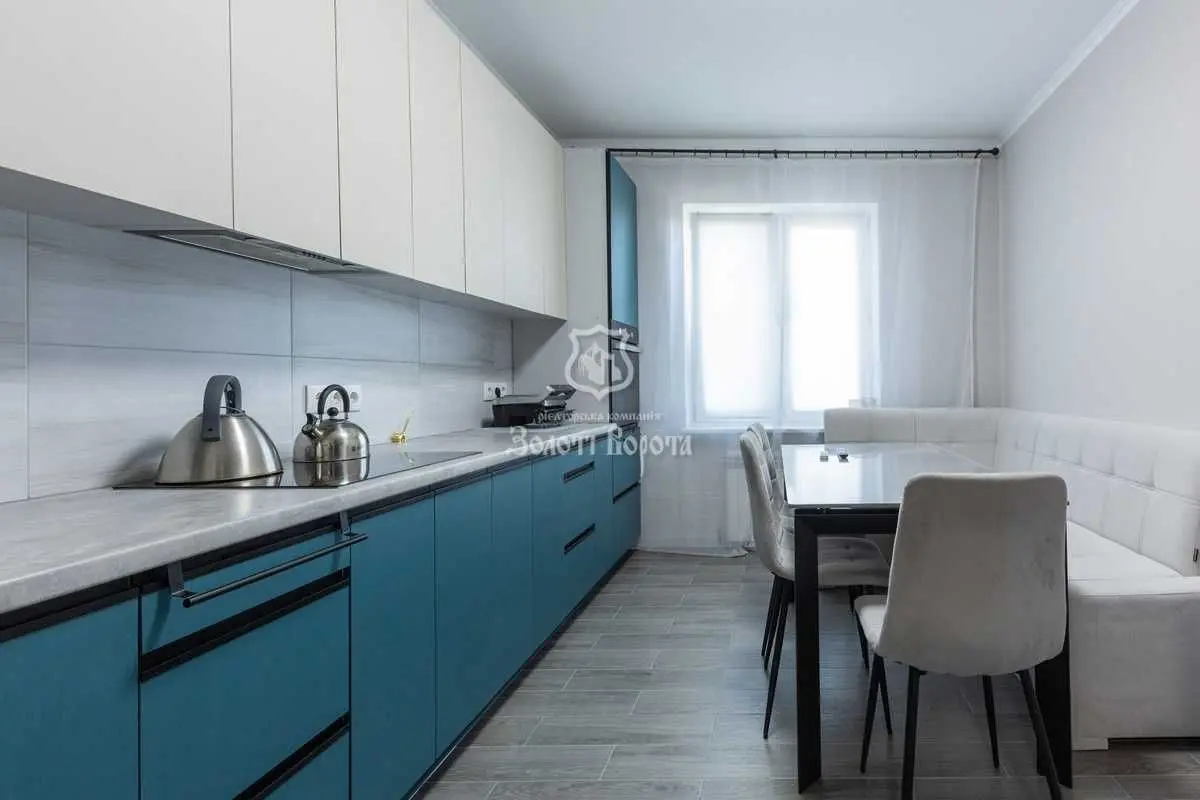 Фото Продаю 3 кімнатну квартиру, 93.1 кв. м, Урлівська вул. 30 Київ, ціна: 200000 USD, код 7117