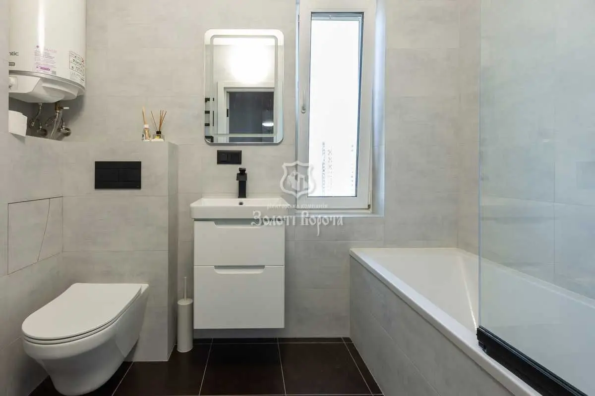 Фото Продаю 3 кімнатну квартиру, 93.1 кв. м, Урлівська вул. 30 Київ, ціна: 200000 USD, код 7117