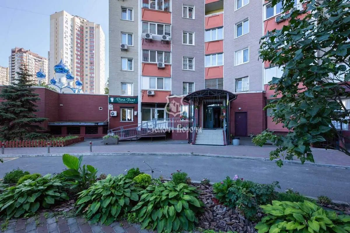Фото Продаю 3 кімнатну квартиру, 93.1 кв. м, Урлівська вул. 30 Київ, ціна: 200000 USD, код 7117