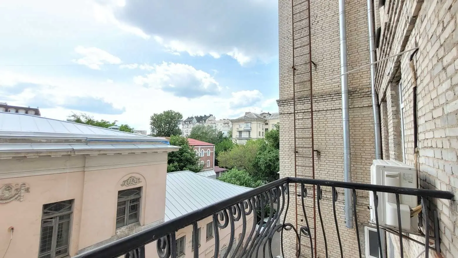 Фото Зняти 2 кімнатну квартиру, Шовковична вул. 13/2 Київ в довгострокову оренду, ціна: 750 USD, код 7127