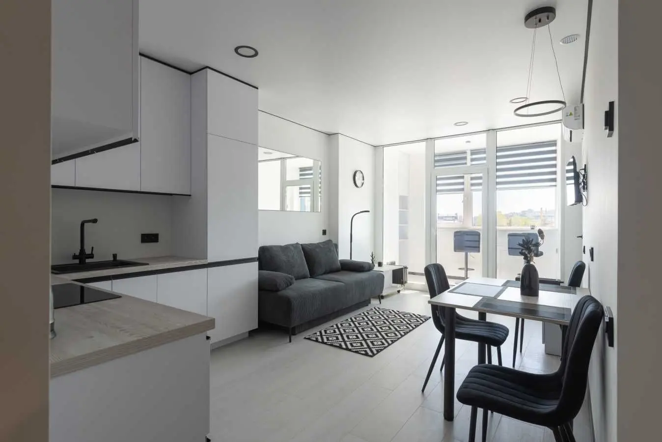 Фото Rent a 3-room apartment, Beresteiska Avenue (Peremohy Avenue) 11 Kyiv for long-term rent, price: 1000 USD, code 7128