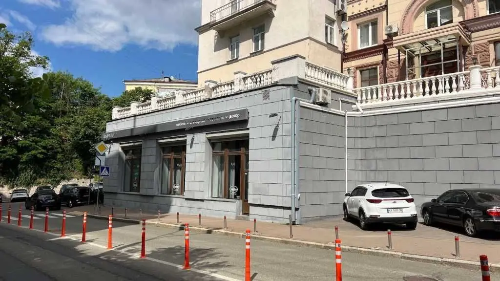 Фото Арендовать торговую площадь, Круглоуниверситетская ул.  Киев в долгосрочную аренду, цена: 5914 USD, код 7144