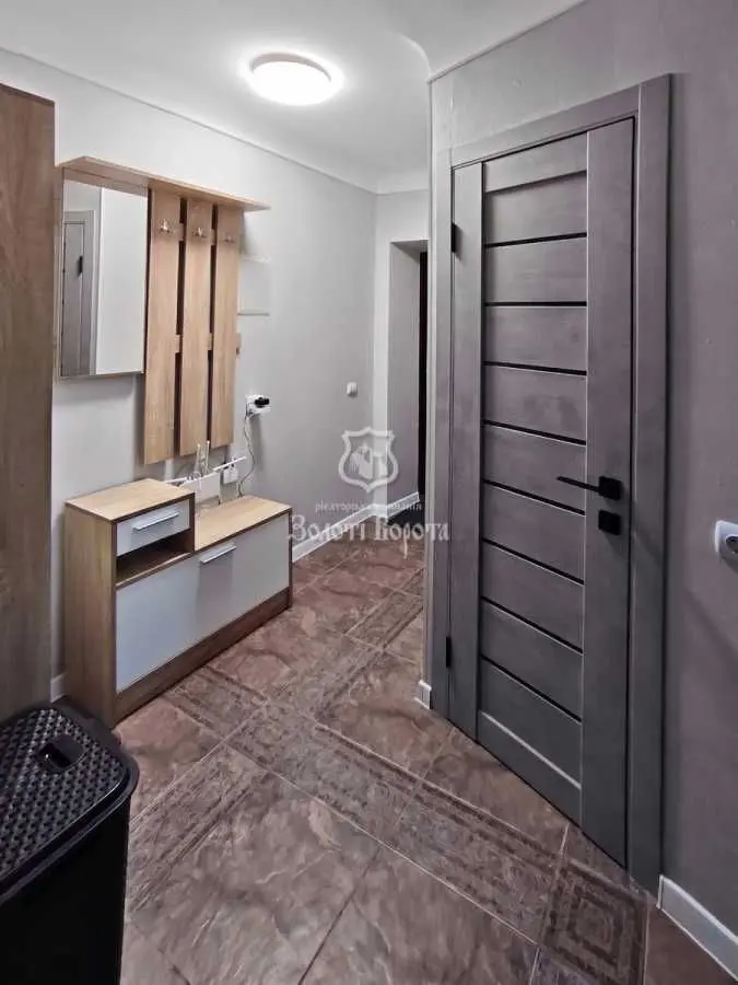 Фото Продаю 2-комнатную квартиру, 43.2 кв. м, Привокзальная ул. 12/1 Киев, цена: 71000 USD, код 7149