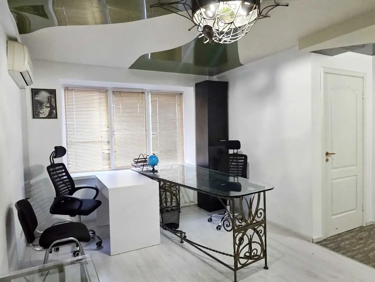 Фото Rent an office, Klovskyi Descent 12 Kyiv for long-term rent, price: 340 USD, code 7154
