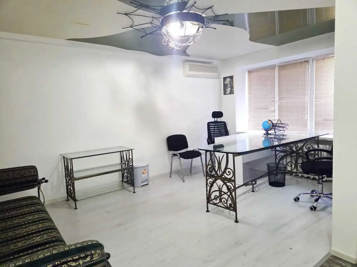 Фото Rent an office, Klovskyi Descent 12 Kyiv for long-term rent, price: 340 USD, code 7154