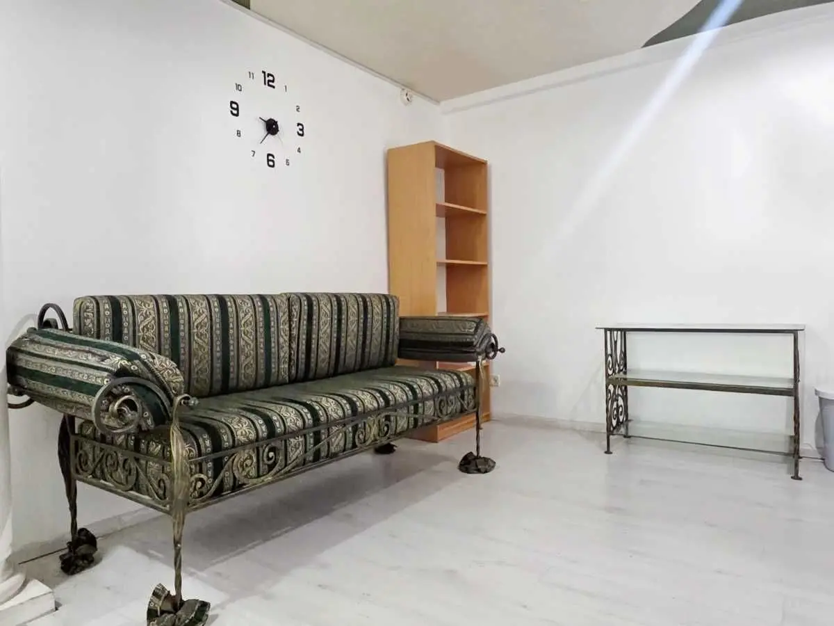 Фото Rent an office, Klovskyi Descent 12 Kyiv for long-term rent, price: 340 USD, code 7154