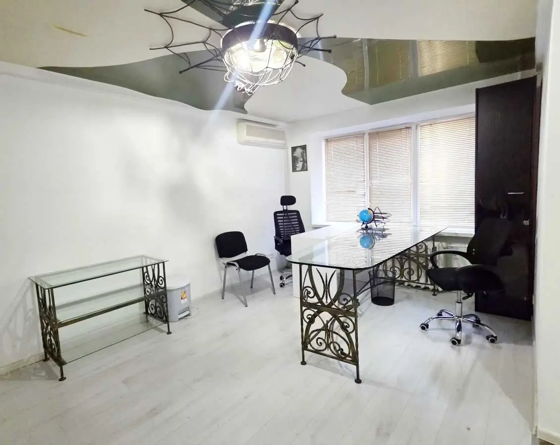 Фото Rent an office, Klovskyi Descent 12 Kyiv for long-term rent, price: 340 USD, code 7154