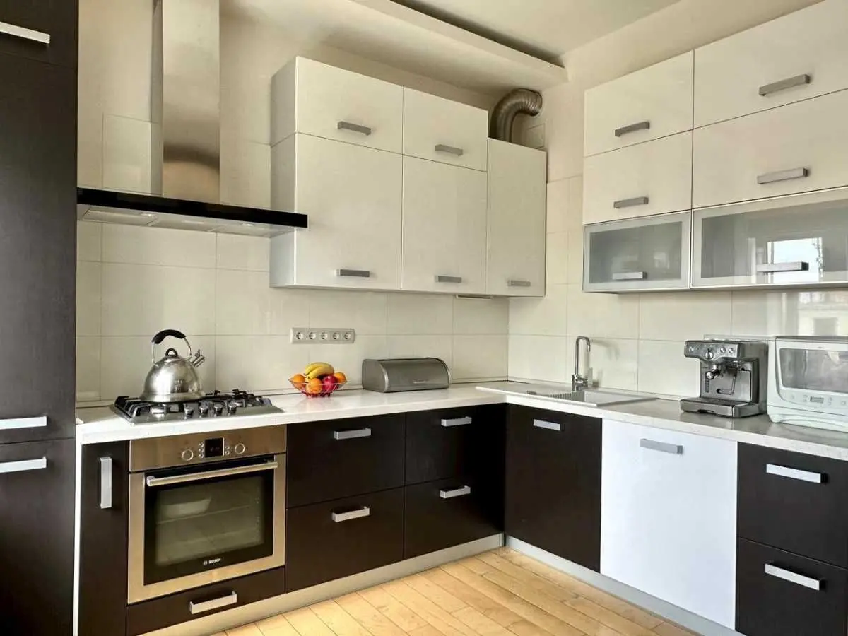 Фото Selling a 3-room apartment, 93.6 sq.m., Knyaziv Ostrozkykh street (Moskovska street)  Kyiv, price: 298000 USD, code 7158