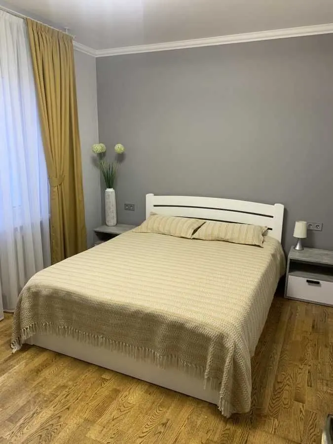 Фото Зняти 2 кімнатну квартиру, Європейського Союзу просп.  Київ в довгострокову оренду, ціна: 18000 UAH, код 7160