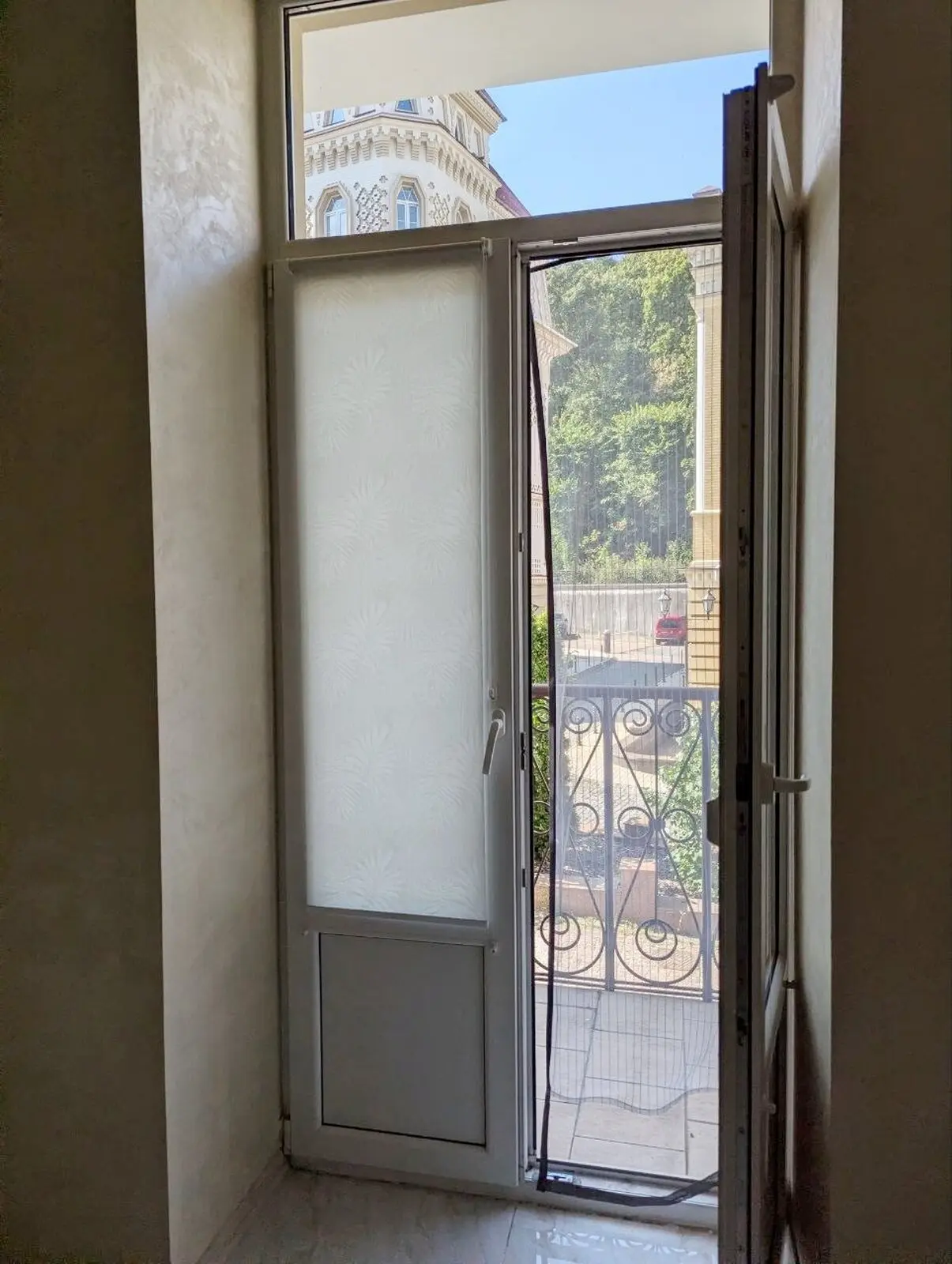 Фото Rent a 3-room apartment, Vozdvyzhenska Street  Kyiv for long-term rent, price: 1200 $, code 7163