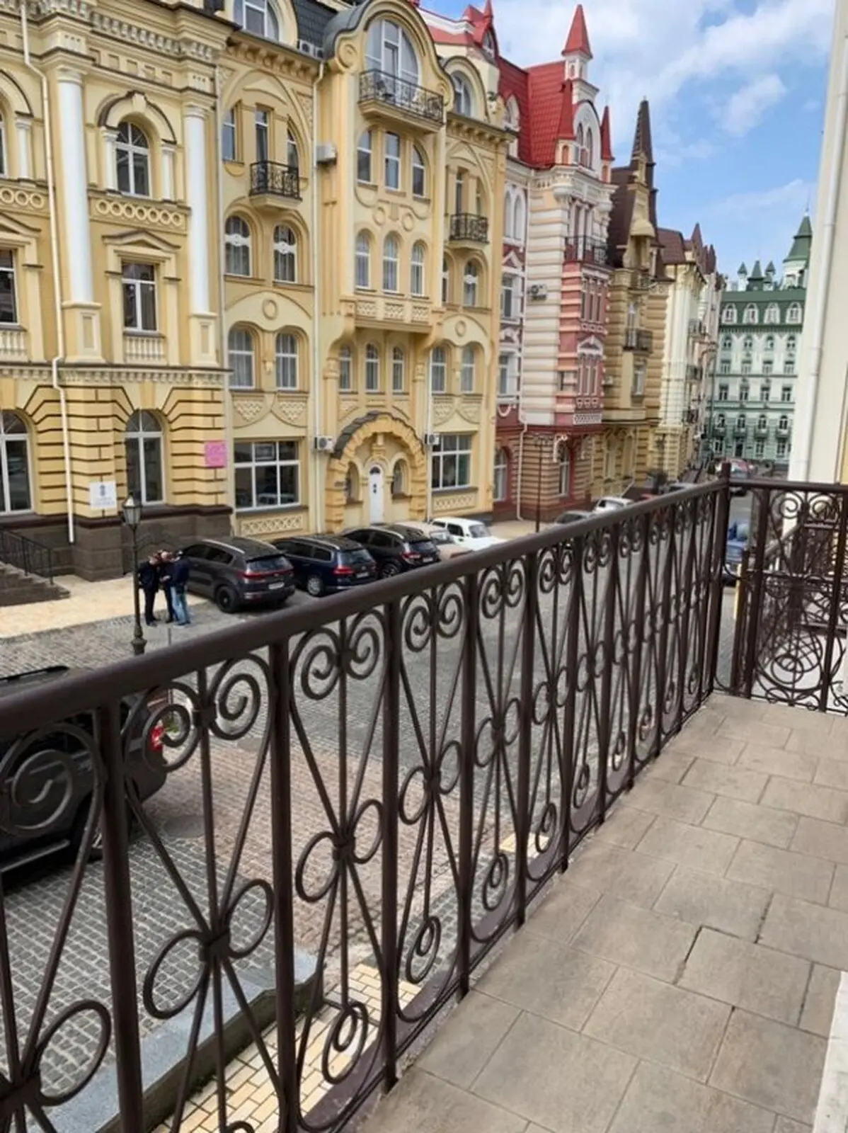 Фото Rent a 3-room apartment, Vozdvyzhenska Street  Kyiv for long-term rent, price: 1200 $, code 7163