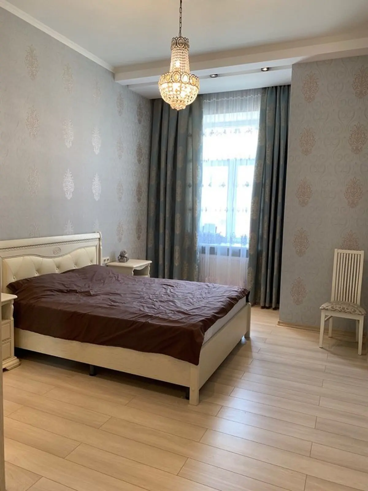 Фото Rent a 3-room apartment, Vozdvyzhenska Street  Kyiv for long-term rent, price: 1200 $, code 7163