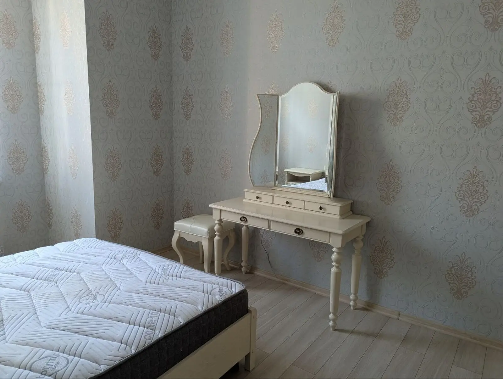 Фото Rent a 3-room apartment, Vozdvyzhenska Street  Kyiv for long-term rent, price: 1200 $, code 7163