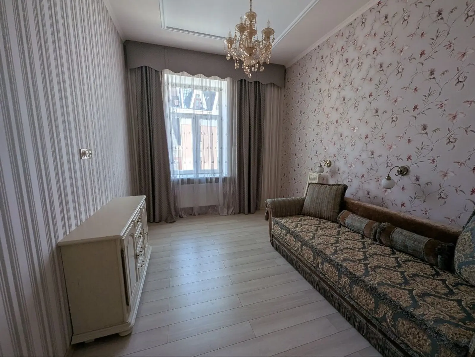 Фото Rent a 3-room apartment, Vozdvyzhenska Street  Kyiv for long-term rent, price: 1200 $, code 7163