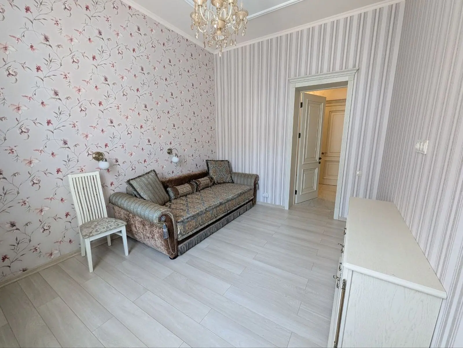 Фото Rent a 3-room apartment, Vozdvyzhenska Street  Kyiv for long-term rent, price: 1200 $, code 7163