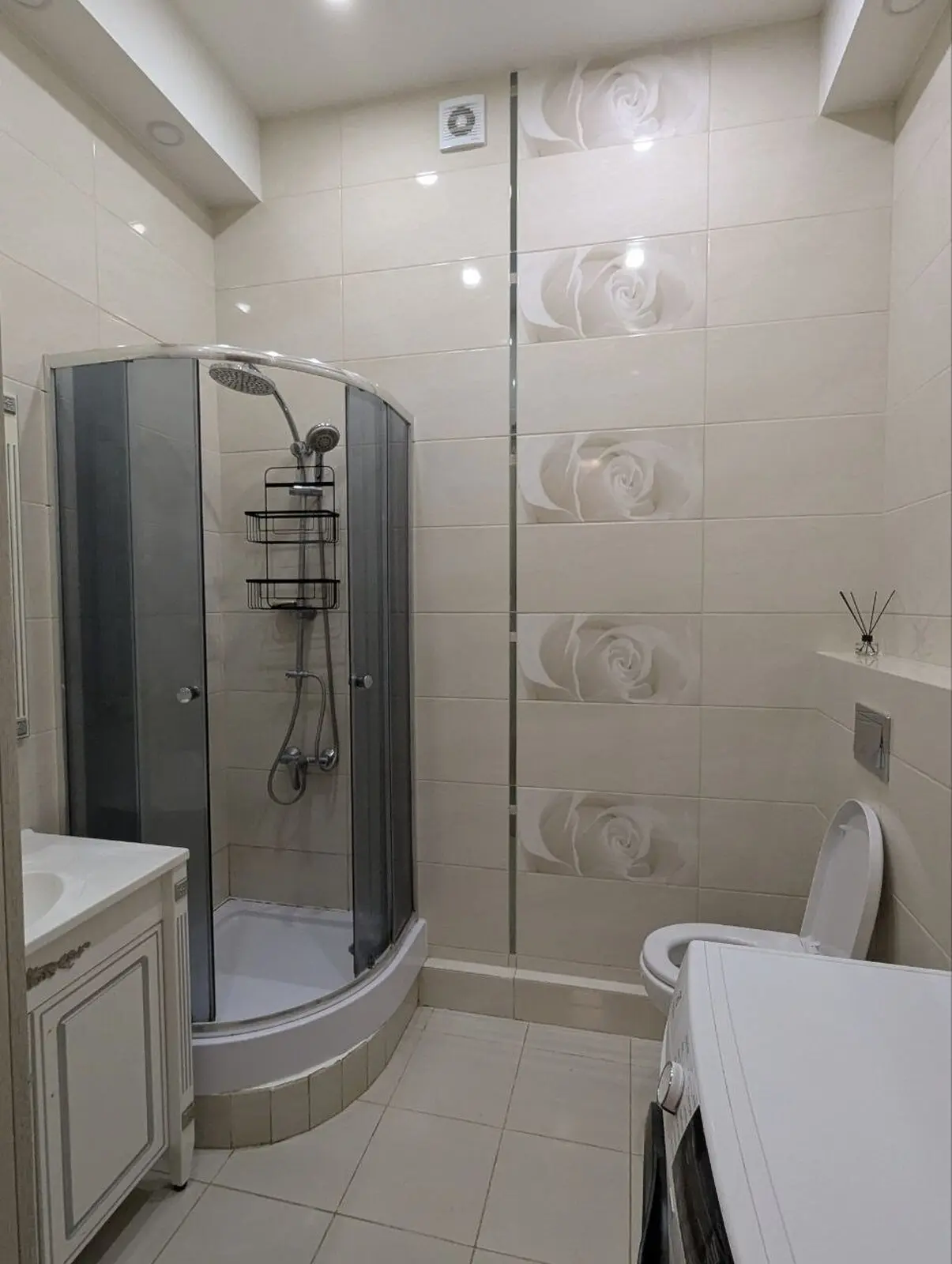 Фото Rent a 3-room apartment, Vozdvyzhenska Street  Kyiv for long-term rent, price: 1200 $, code 7163