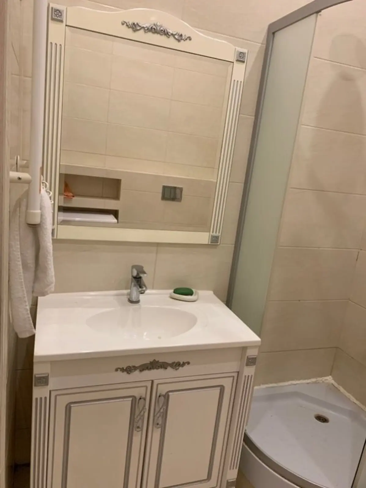 Фото Rent a 3-room apartment, Vozdvyzhenska Street  Kyiv for long-term rent, price: 1200 $, code 7163