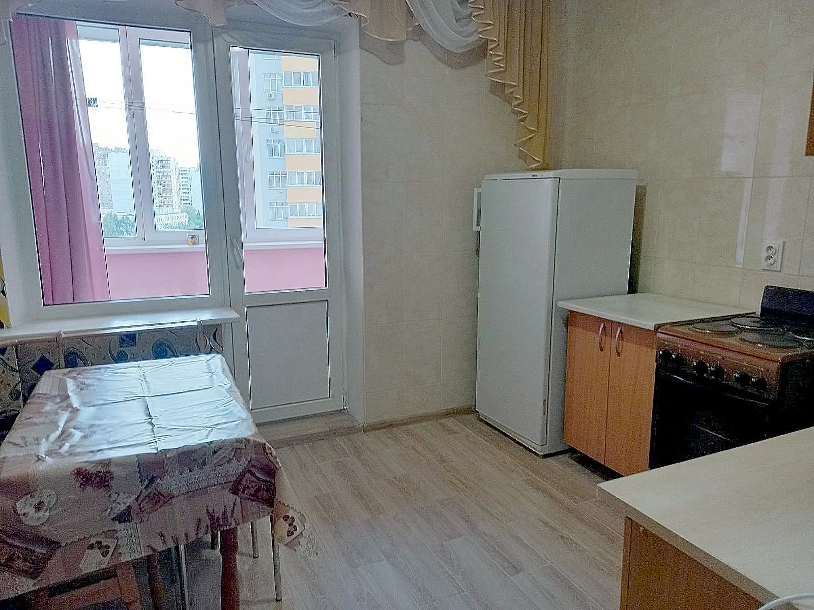 Фото Зняти 1 кімнатну квартиру, Олени Пчілки вул. 4 Київ в довгострокову оренду, ціна: 14000 UAH, код 7169