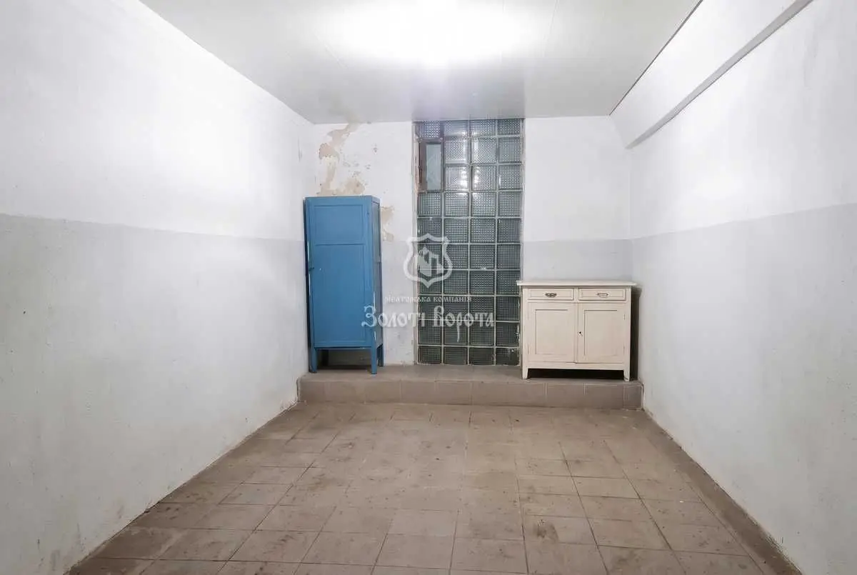 Фото Продаю парковочное место, гараж, 18 кв. м, Пантелеймона Куліша ул. (Челябинская) 2 Киев, цена: 20000 USD, код 7176