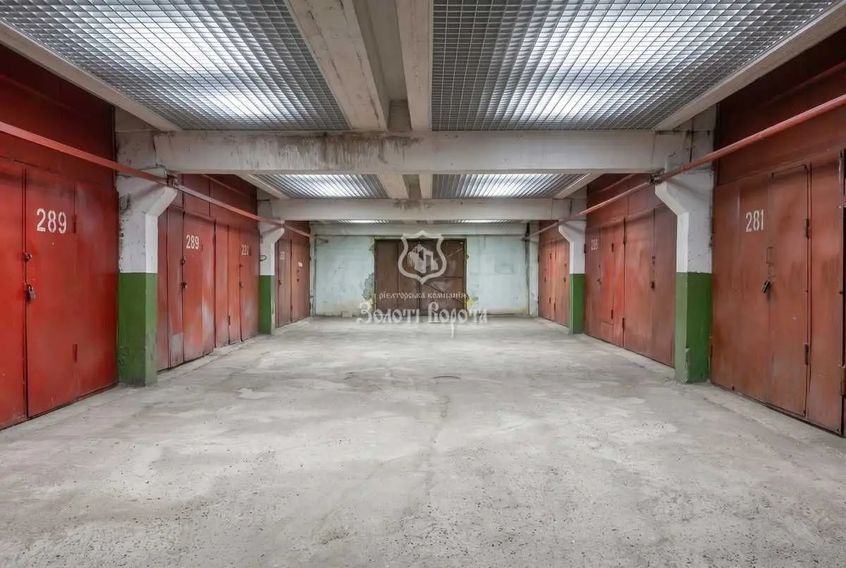 Фото Продаю парковочное место, гараж, 18 кв. м, Пантелеймона Куліша ул. (Челябинская) 2 Киев, цена: 20000 USD, код 7176