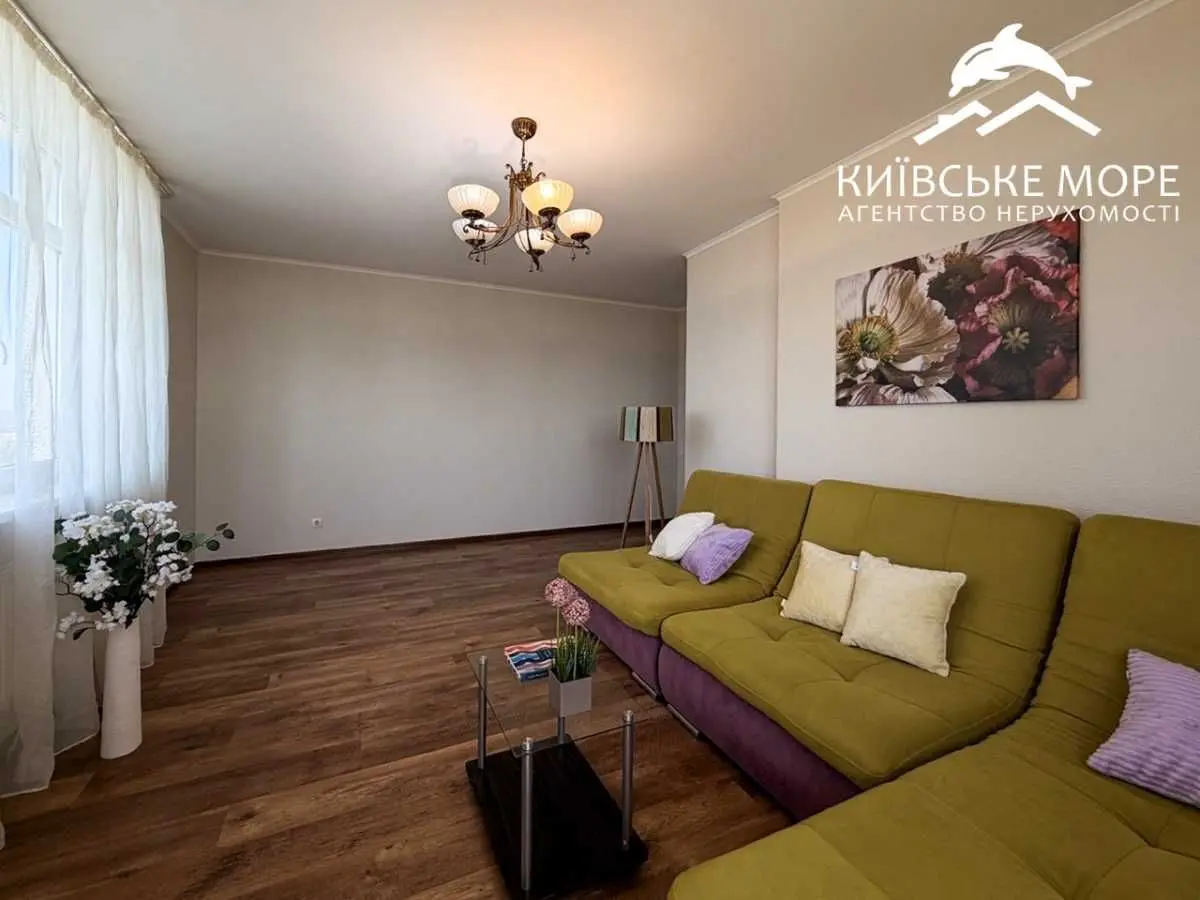 Фото Продаю 2-комнатную квартиру, 76 кв. м, Воскресенская ул. 14Д Киев, цена: 125500 USD, код 7191