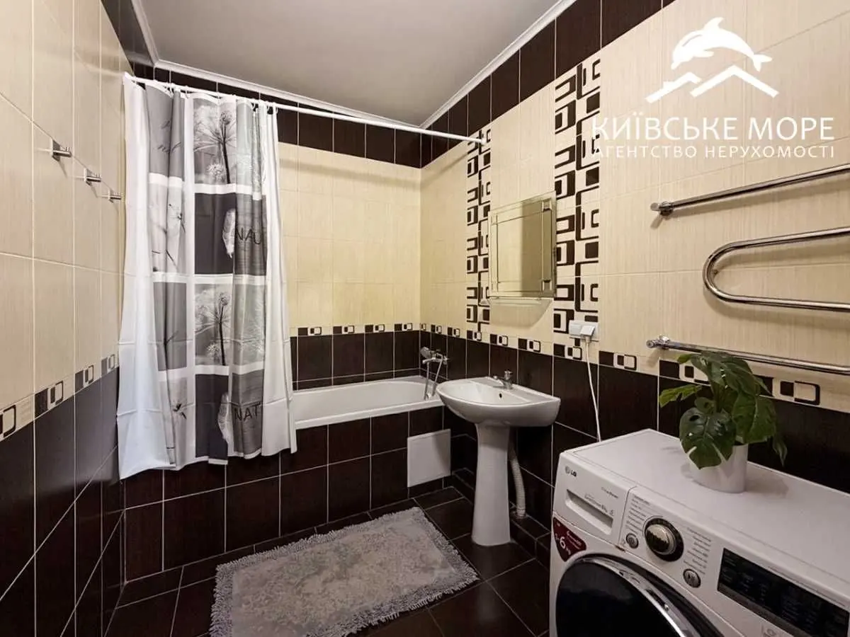 Фото Продаю 2-комнатную квартиру, 76 кв. м, Воскресенская ул. 14Д Киев, цена: 125500 USD, код 7191
